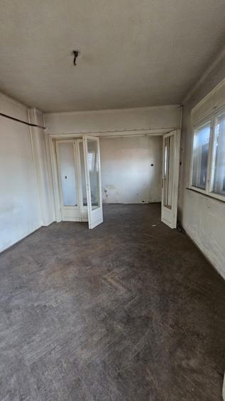 Casă cu potențial investițional – D+P+2+Pod | 270 mp construiți | Teren 210 mp |