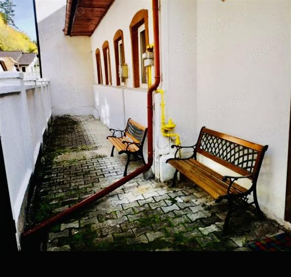 Casă 4 camere in inima Brasovului, curte privata, zona Schei