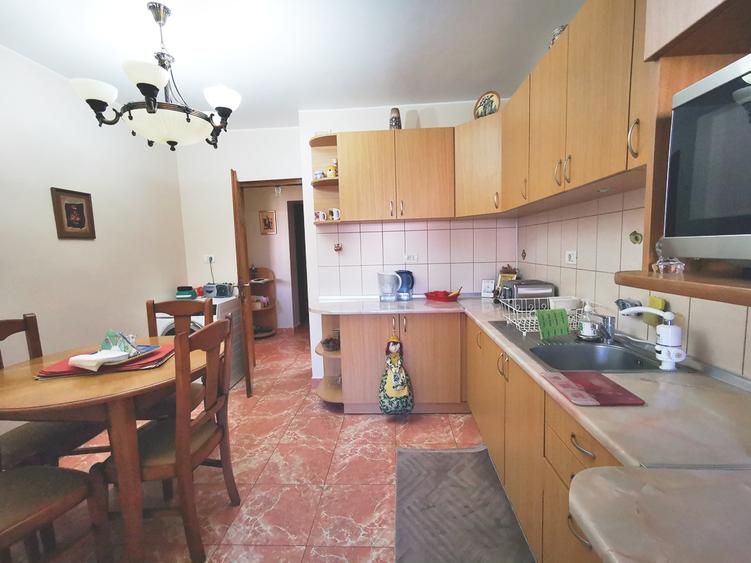 Vanzare Panduri 4cam, renovat 100 mp, boxa si parcare ADP zona 13 Septembrie