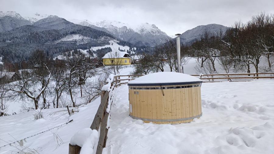 VAND COMPLEX TURISTIC IN BRAN LANGA PARTIA DE SCHI ZANOAGA