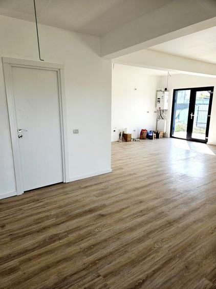Casă VIȘAN, 3 camere decomandat 74 mp utili, teren 430 mp + parcare