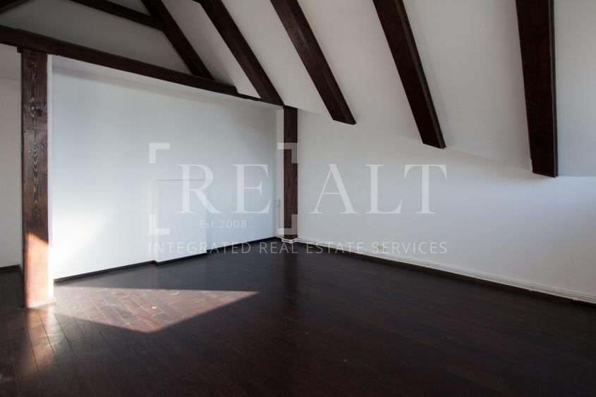 Inchiriere casa, vila 7 camere | Individuala, Renovata, Curte | Campul Pipera