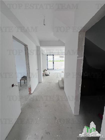 Vila moderna, individuala cu 4 camere , 3 bai , Living , terasa acoperita, inca