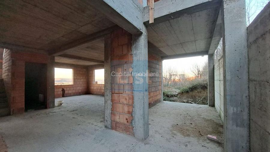 Casa cu garaj, zona Planoare - 11
