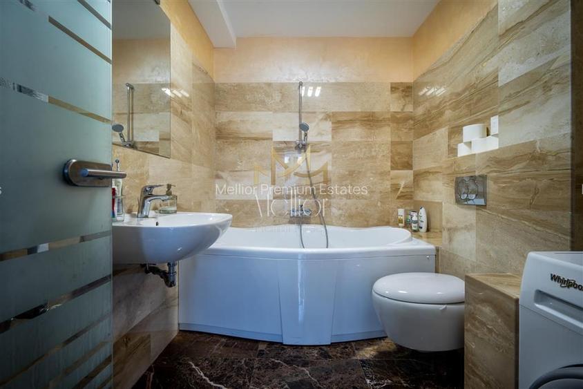 Penthouse superb cu 4 camere + terasa in Borhanci!