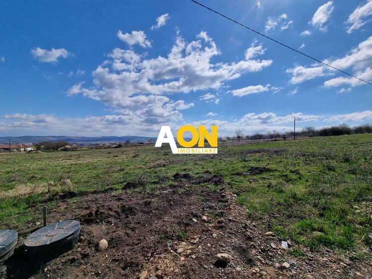 De vanzare 689mp teren intravilan, zona Podei