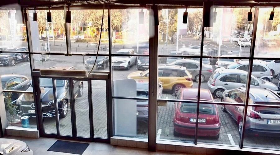 OPORTUNITATE Locatie imobiliara cu doua showroomuri functionale si ultradotate