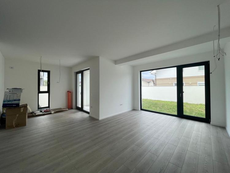 Duplex 4 camere central - Mosnita Veche