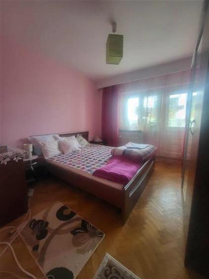 Apartament 3 Camere, Decomandat, zona Piata Moldovei