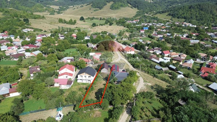 Casă cu teren zona Parc Soveja