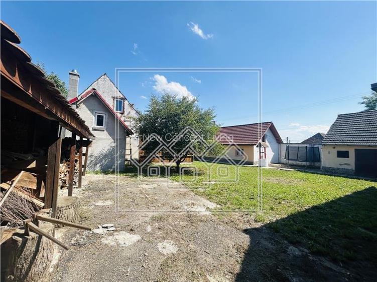 Casa la tara, teren mare, mobilata si utilata, zona foarte linistita - 20