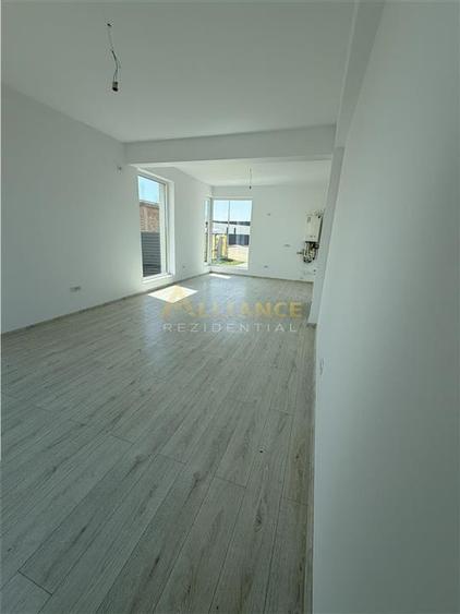Casă individuală, 3 camere , 2 băi !