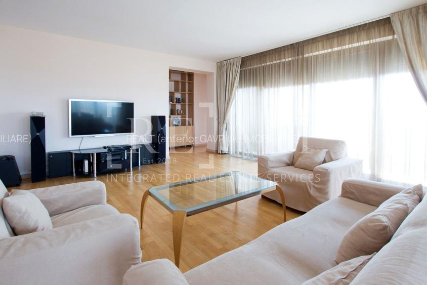 Inchiriere apartament 3 camere | Generos, 2 x Parcare, Acces lift | Domenii