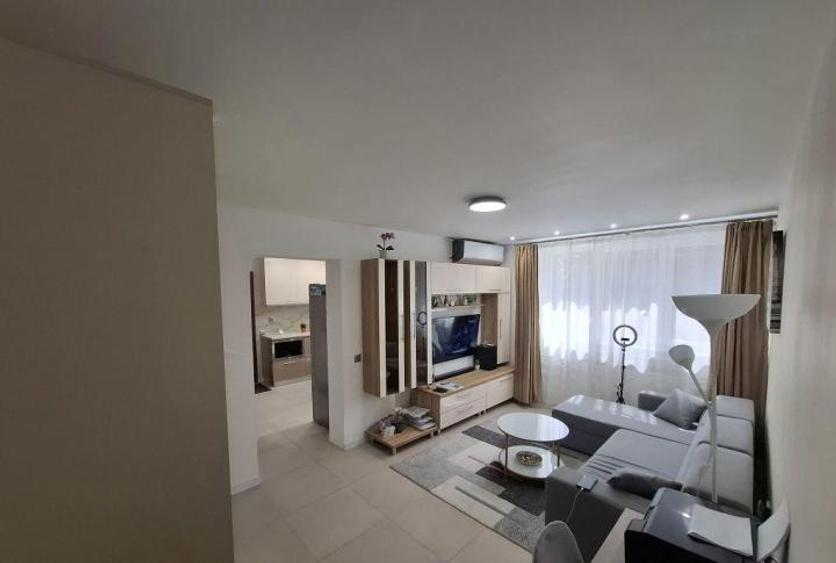 Apartament 3 Camere Trafic Greu -Nasud