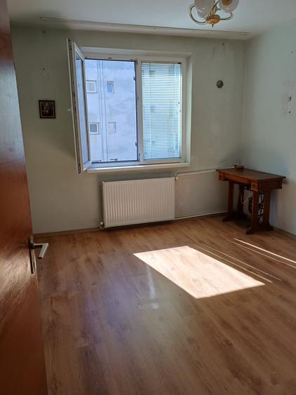 Apartamente 2 camere decomandat/ Crangasi