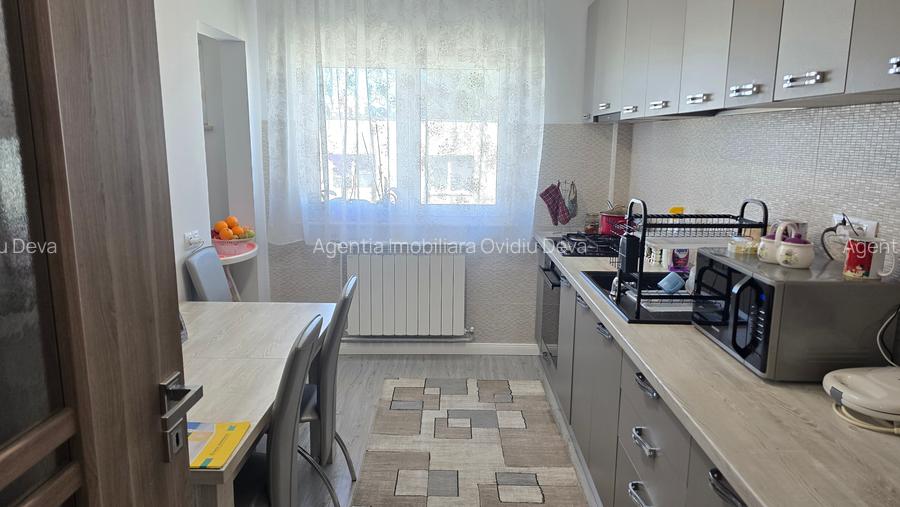 Vand apartament cu 3 camere decomandat Deva, GARAJ si BOXA sub bloc, I. Traian - 4