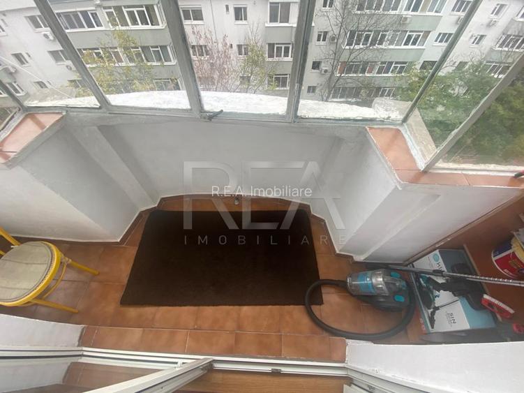 2 camere Vitan decomandat, et.6,centrală,inst. schimb.,metrou,renovat - 9