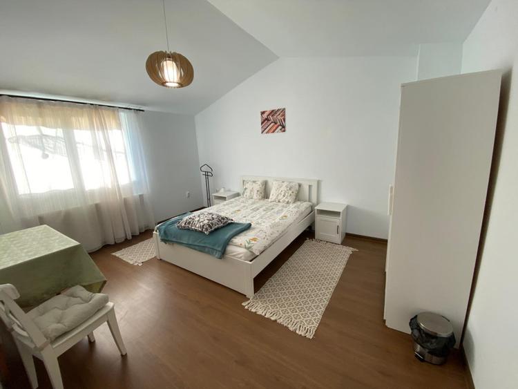 Închiriere casă mobilată, 200 mp., 5 camere, Luna de Sus.
