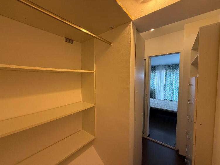 De inchiriat Apartament 3 camere cu scara interioara, zona Centru.