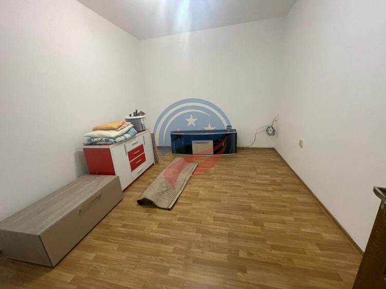 CASA 3 CAMER, Piata Centrala, de inchiriat/ de vanzare