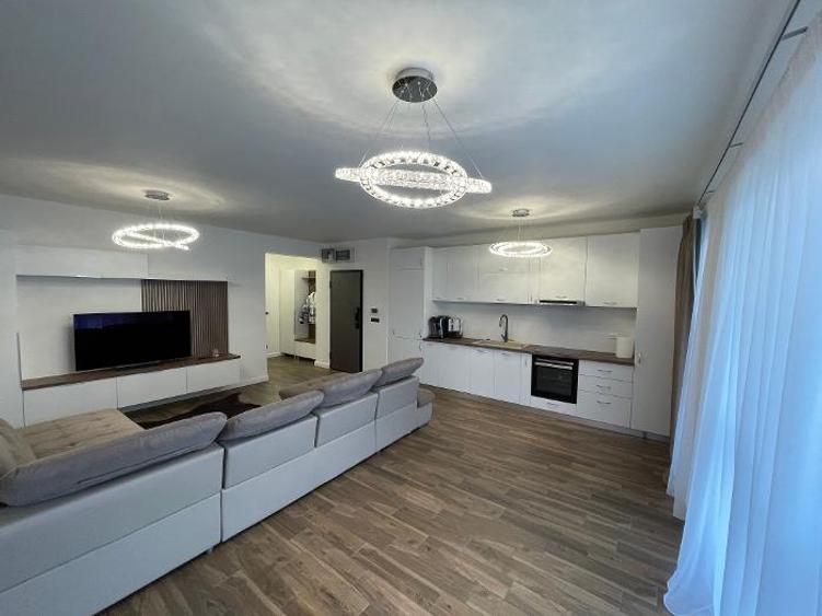 2 camere complex exclusivist, langa  Peles, et 1, 72mp, 2025, se vinde la cheie