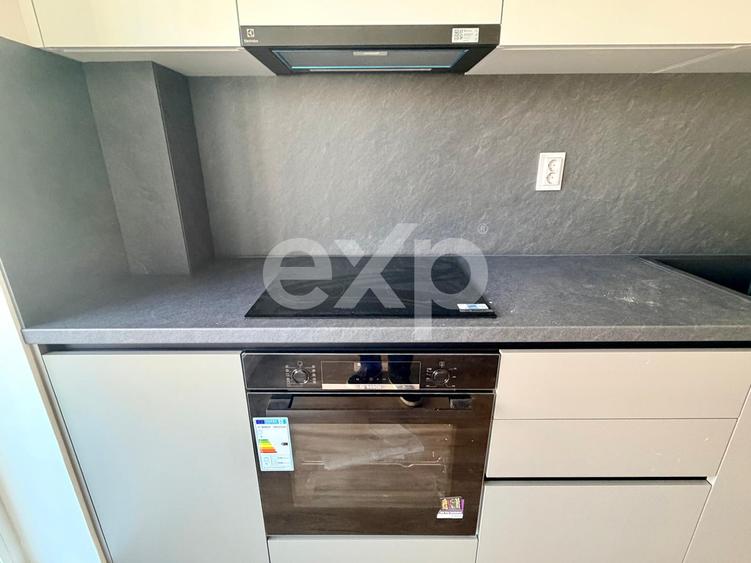 Apartament 2 camere , decomandat, etaj3/9, Tractorul Coresi - 450 EURo