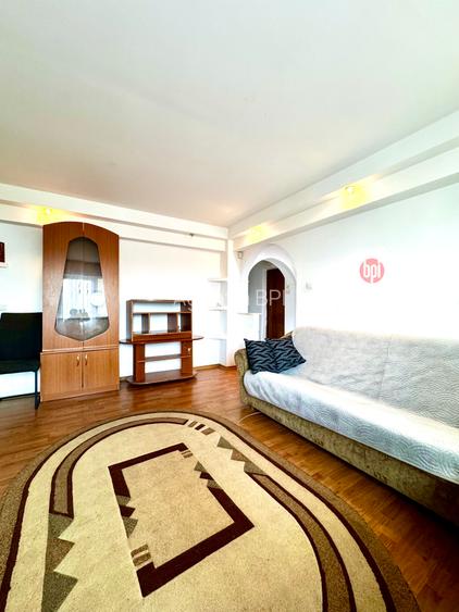SE VINDE Apartament cu 3 camere semidecomandat, central in Mun. Falticeni, SV - 2