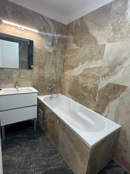 Apartament 2 camere PRIMA INCHIRIERE + loc parcare Poitiers Towers