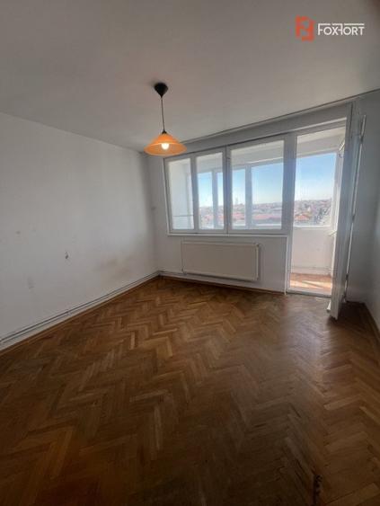 Apartament cu 3 camere decomandat, zona Girocului