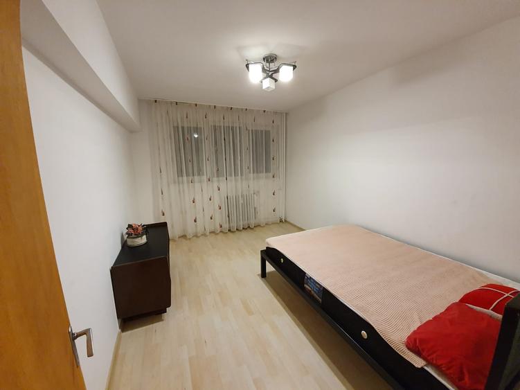 Dristor, 2 camere, 1 minut metrou, decomandat