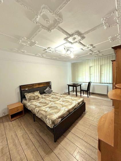 Apartament 3 camere, decomandat, centrală, zona Lipovei