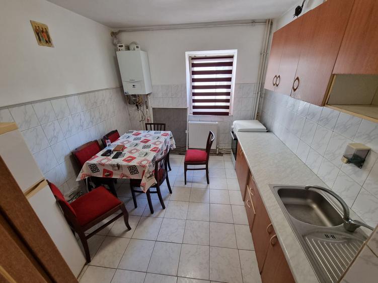 Apartament 3 camere zona Inel 2