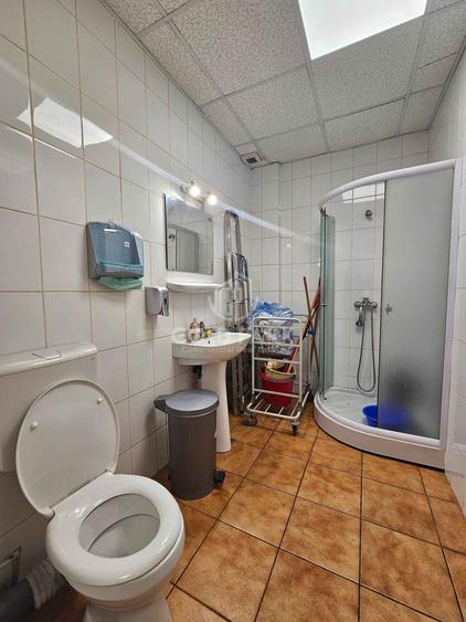 Spatiu Comercial - Zona Central - 2 Cai de Acces