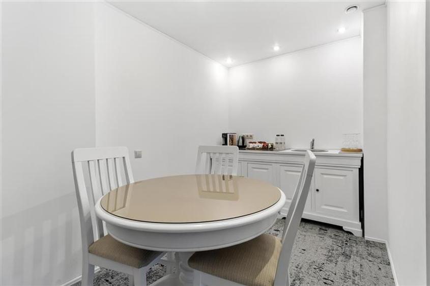 APARTAMENT 3 CAMERE, RECENT RENOVAT IN HOTEL ALPIN, POIANA BRASOV