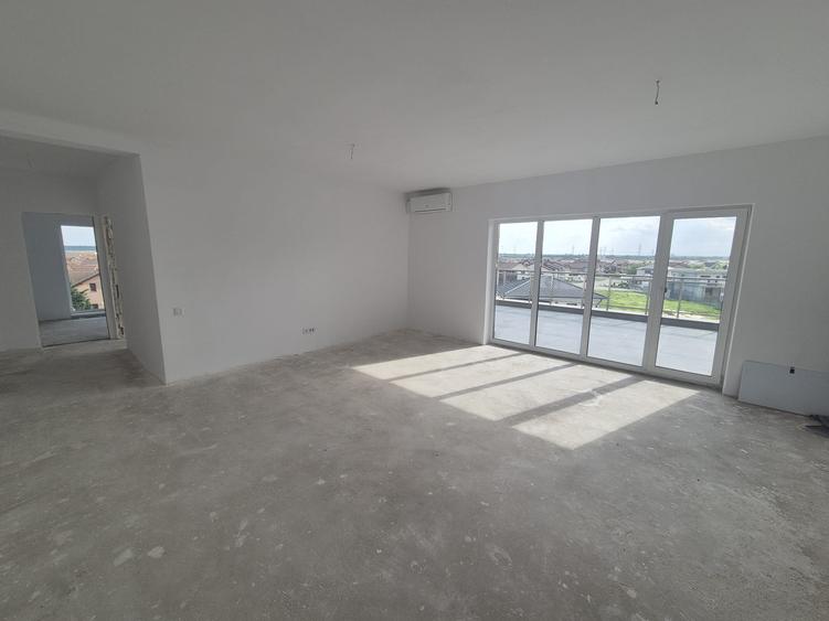 Apartament penthouse 4 camere, teresa 61 mp, Arad, comision 0