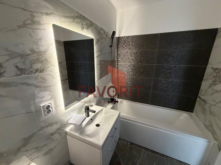 Disponibil imediat. Decomandat. Spatios