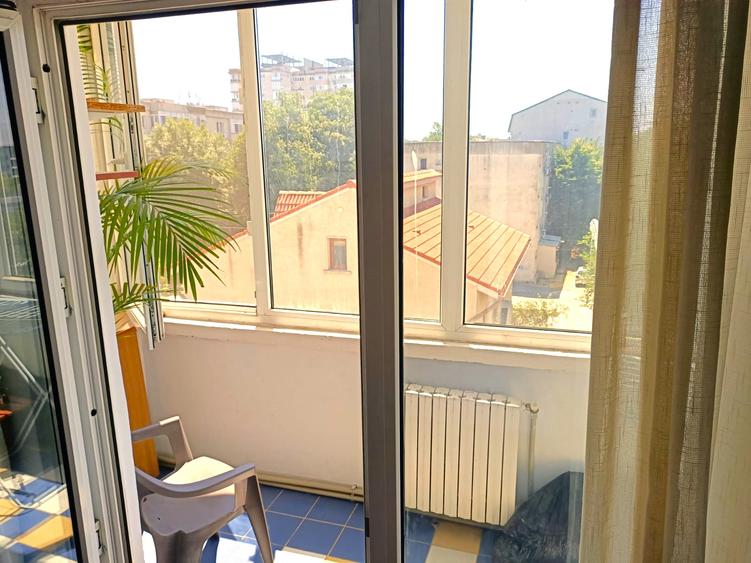 Apartament 4 camere decomandat su.84mp.Faleza Nord Pescarie