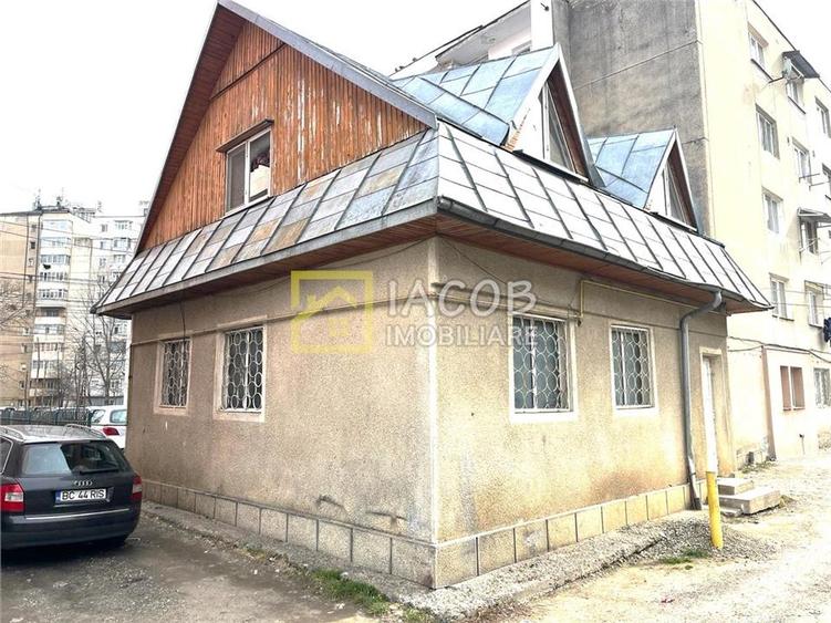 Spatiu comercial si apartament 2 camere de inchiriat, str. Bucegi, zona Narcisa