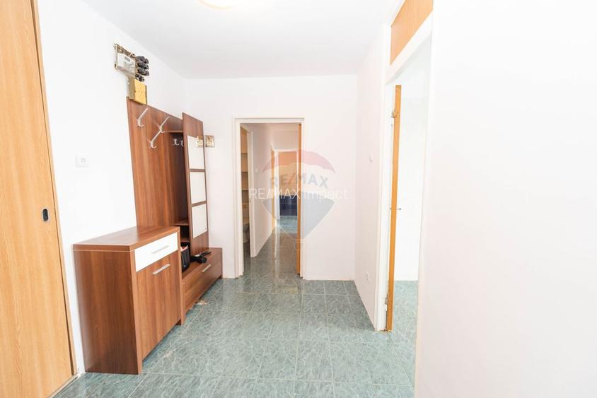 Apartament de vanzare 3 camere, 65mp, zona Crangasi, sector 6 - 12