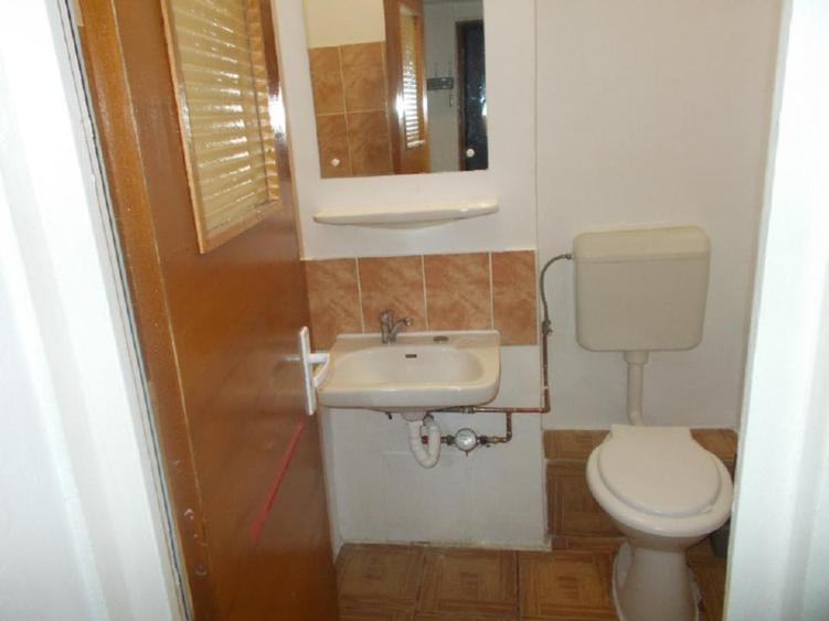 Proprietar,ofer garsionera frumoasa , bucatarie mare, contract Anaf 320 euro
