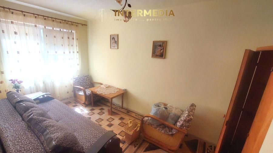 Apartament cu 3 camere spatios in bloc de caramida, etajul 1, CETATE - Bulevard