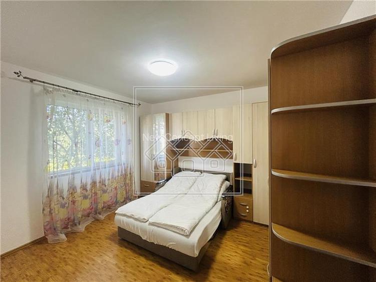 Ap spatios, 3 camere, 2 balcoane, loc de parcare , etaj 1 - Turnisor - 4