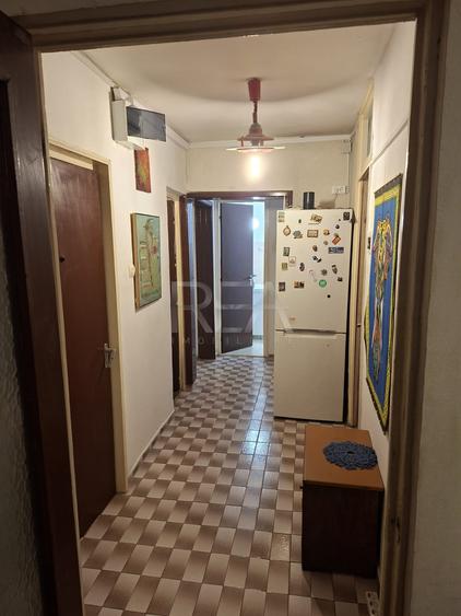 3 camere, et 1/4, 76mp, bloc 1988-Uverturii
