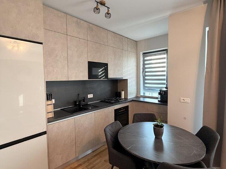 Vanzare 3 camere Damaroaia
