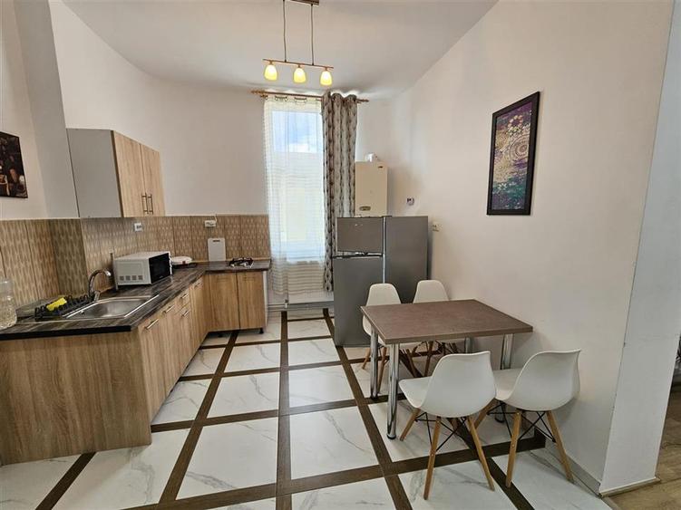 Studio modern Avram Iancu