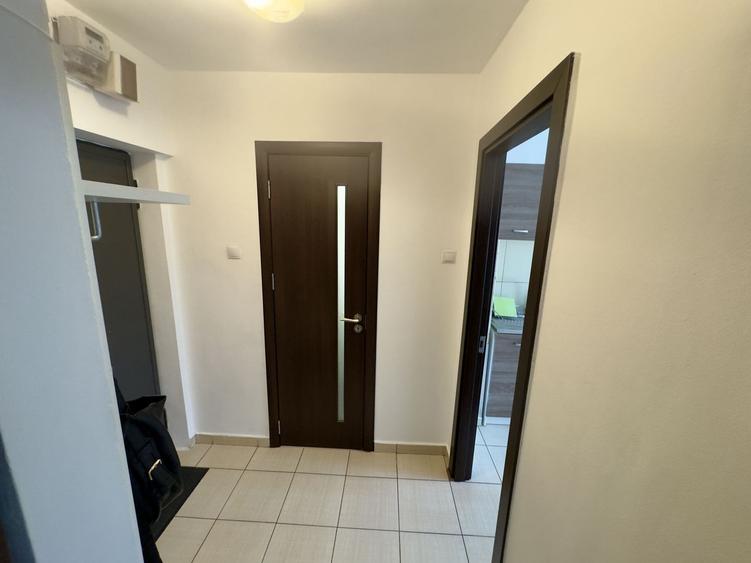 Apartament 3 camere Renovat | Anvelopat | 2 Balcoane Inchise Stradal Comision 0