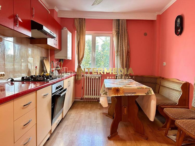 Vanzare Apartament 4 camere Deco CETATE Mercur 2 bai 90 mp cu balcon si pod