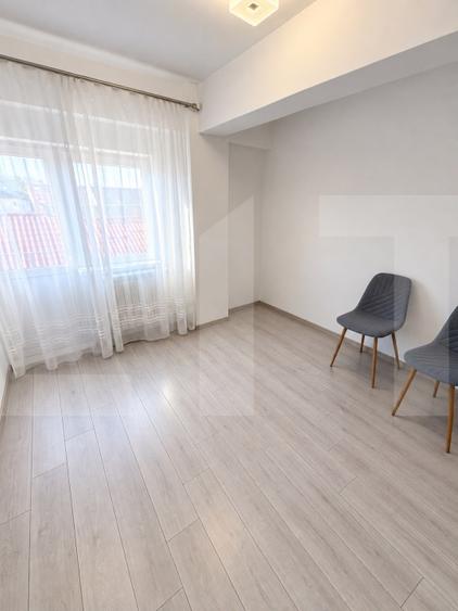 Apartament 3 camere 74mp - Semidecomandat - Zona Bazar