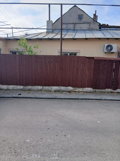 3 corpuri de casa la sol - zona Dacia - 280.000 euro(Cod E6)