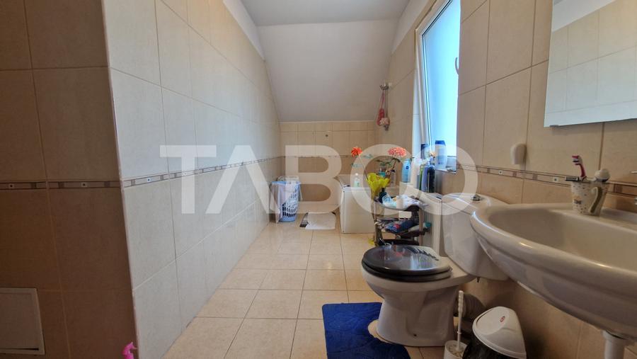 Casa individuala 4 camere cu teren generos si terasa inchisa Selimbar